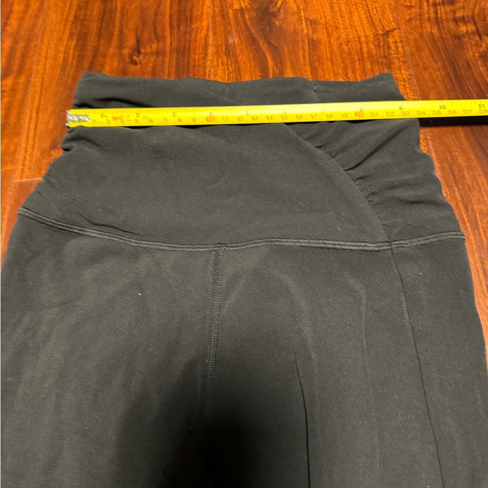 Lululemon Leggings Black Scrunched Waist And Ankles Size 2.    (101)